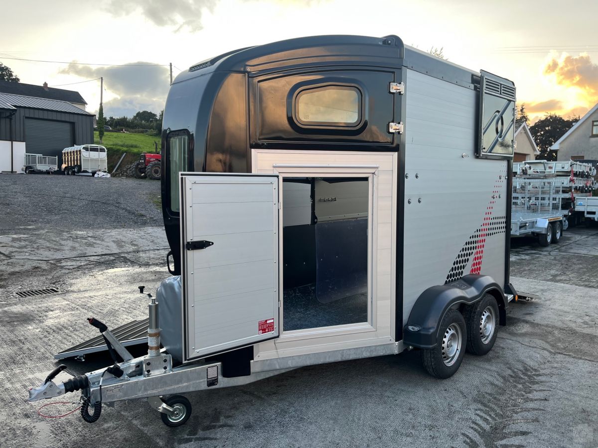 Nugent Spirit 25 Horse Trailer - AgriTrader